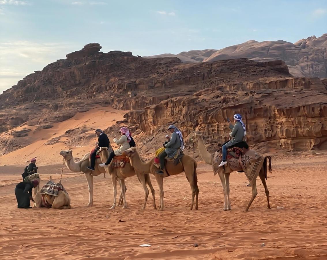 مخيم جبل بردى Jabal Burdah Camp Hotel Wadi Rum Exterior photo